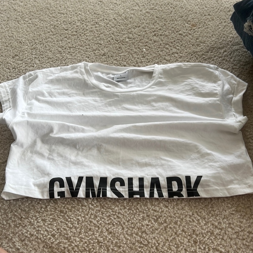 Gym shark cropped white shirt